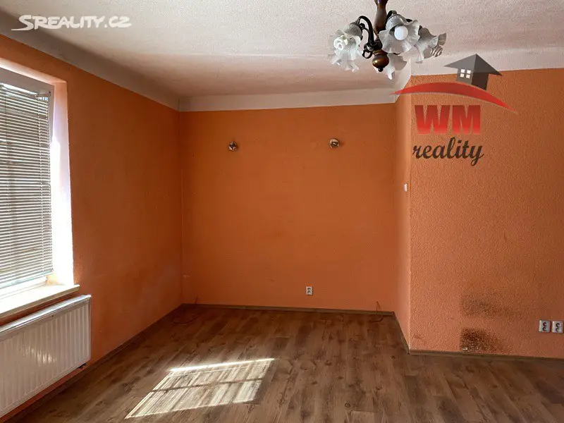 Prodej bytu 3+1 100 m², nám. V. Řezáče, Karlovy Vary - Drahovice
