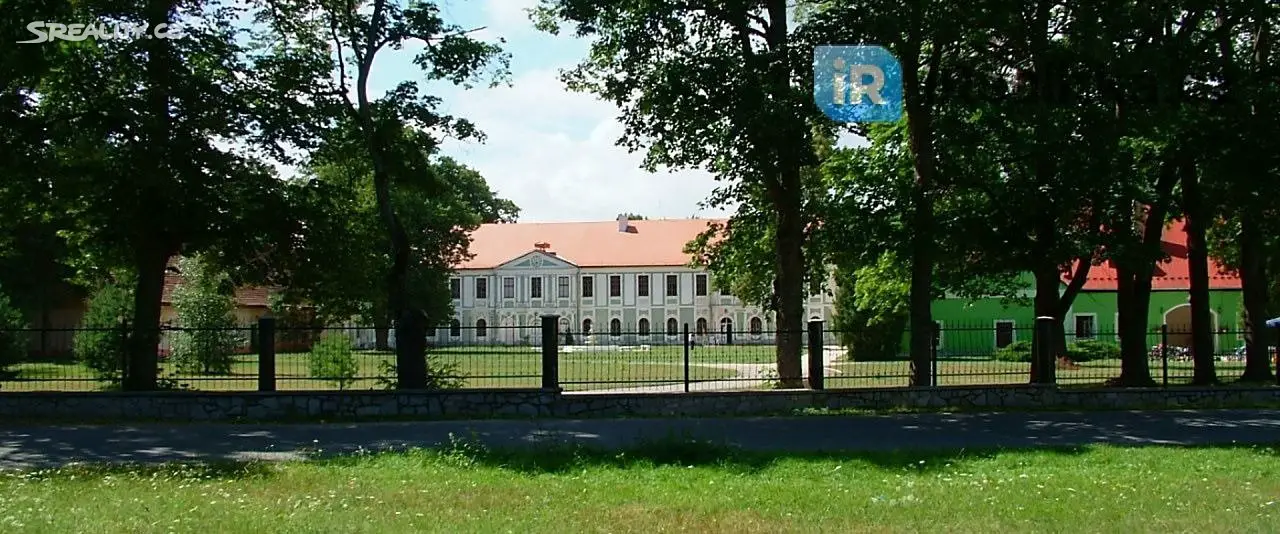 Prodej  vily 2 000 m², pozemek 47 000 m², Hatín - Jemčina, okres Jindřichův Hradec