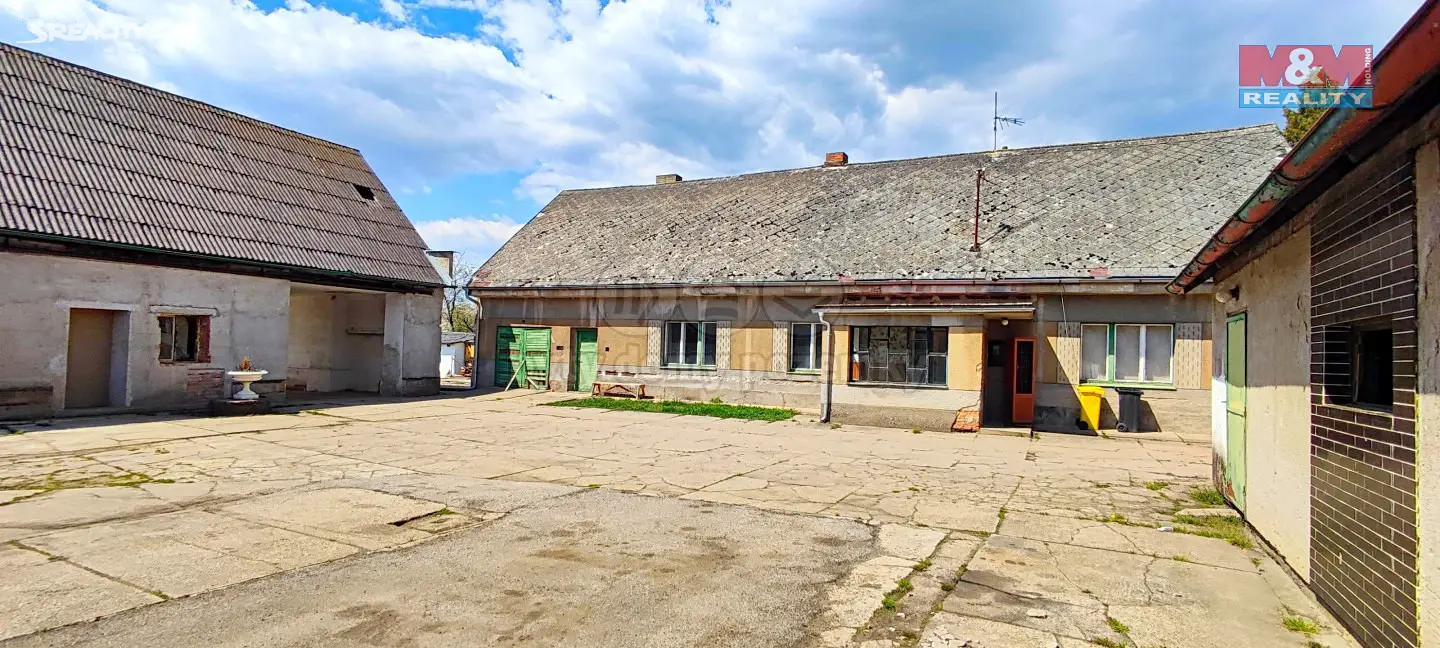 Prodej  zemědělské usedlosti 3 395 m², pozemek 3 395 m², Lochenice, okres Hradec Králové