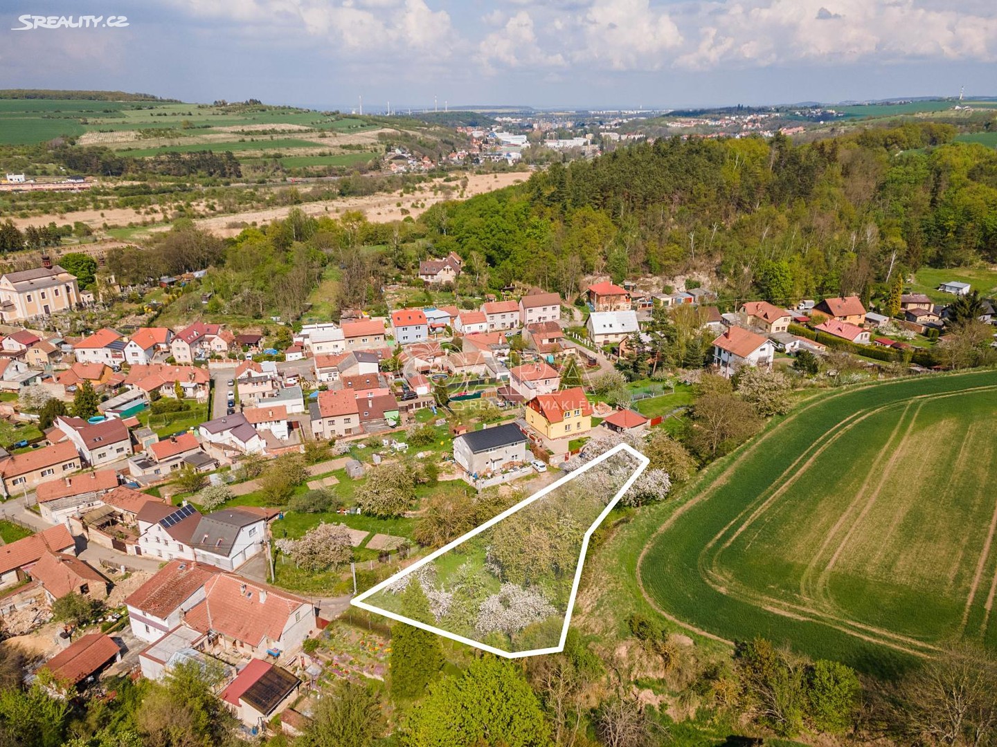 Prodej  stavebního pozemku 899 m², Kralupy nad Vltavou - Zeměchy, okres Mělník