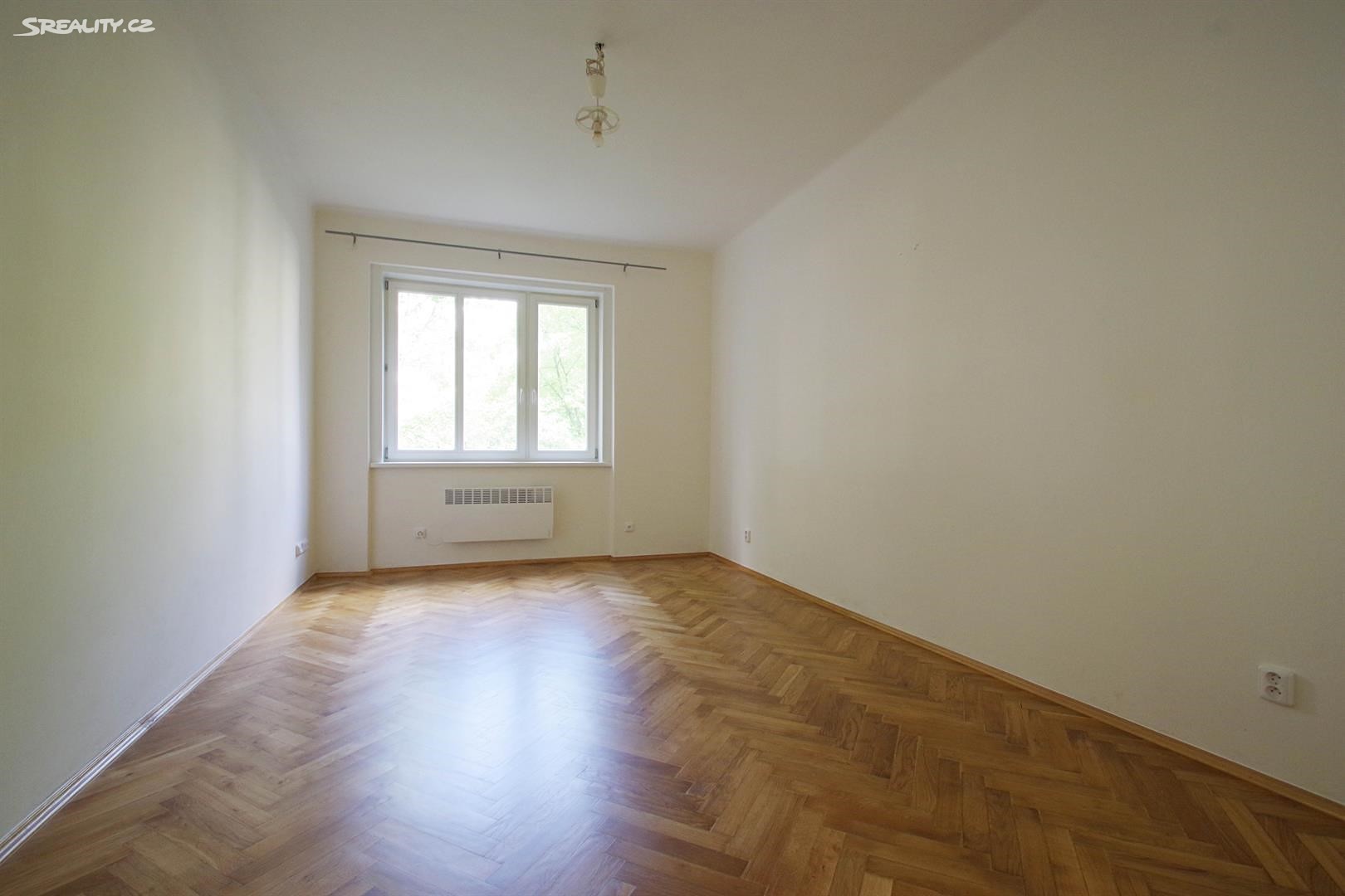 Pronájem bytu 1+1 40 m², náměstí Jiřího z Lobkovic, Praha 3 - Vinohrady