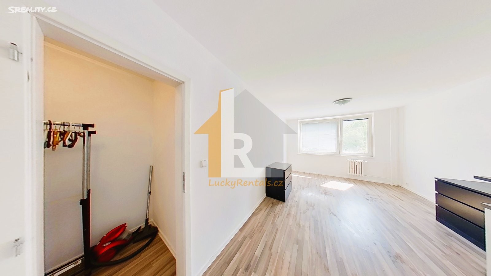 Pronájem bytu 1+kk 29 m², Rochovská, Praha 9 - Hloubětín