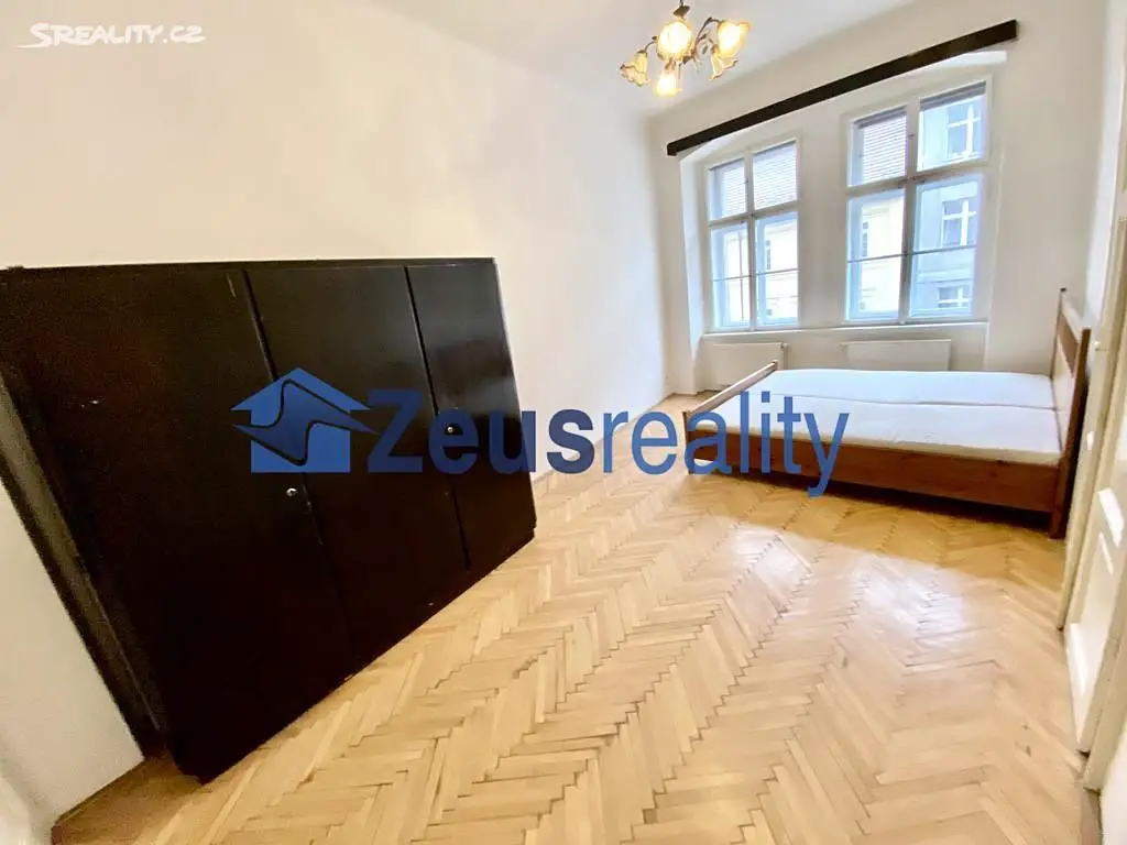 Pronájem bytu 2+1 80 m², Lípová, Praha 2 - Nové Město