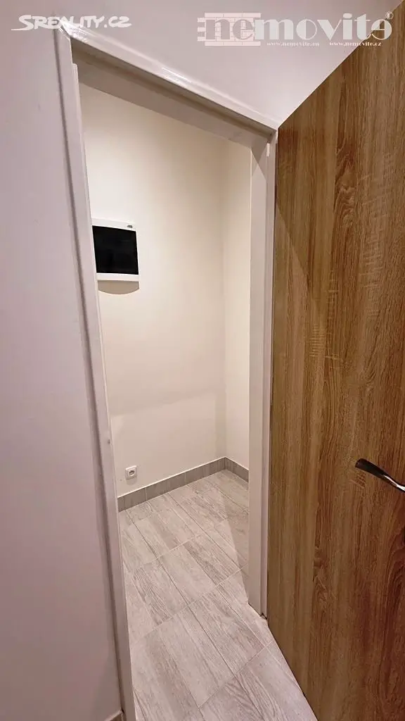 Pronájem bytu 2+kk 50 m², Klumparova, Hradec Králové