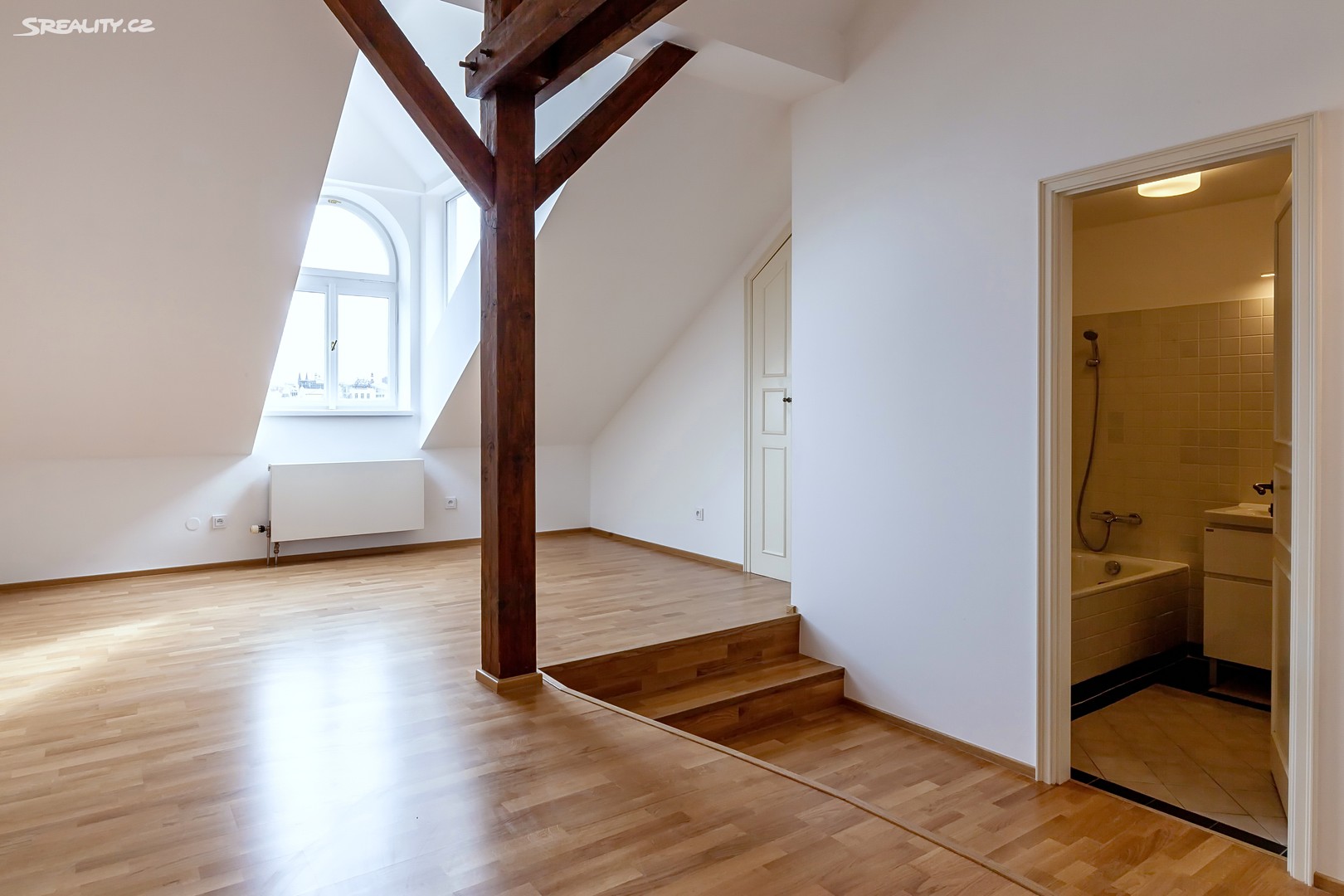 Pronájem bytu 5+1 165 m² (Mezonet), Janáčkovo nábřeží, Praha 5 - Smíchov
