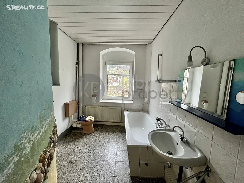 Prodej  rodinného domu 463 m², pozemek 590 m², Boží Dar, okres Karlovy Vary