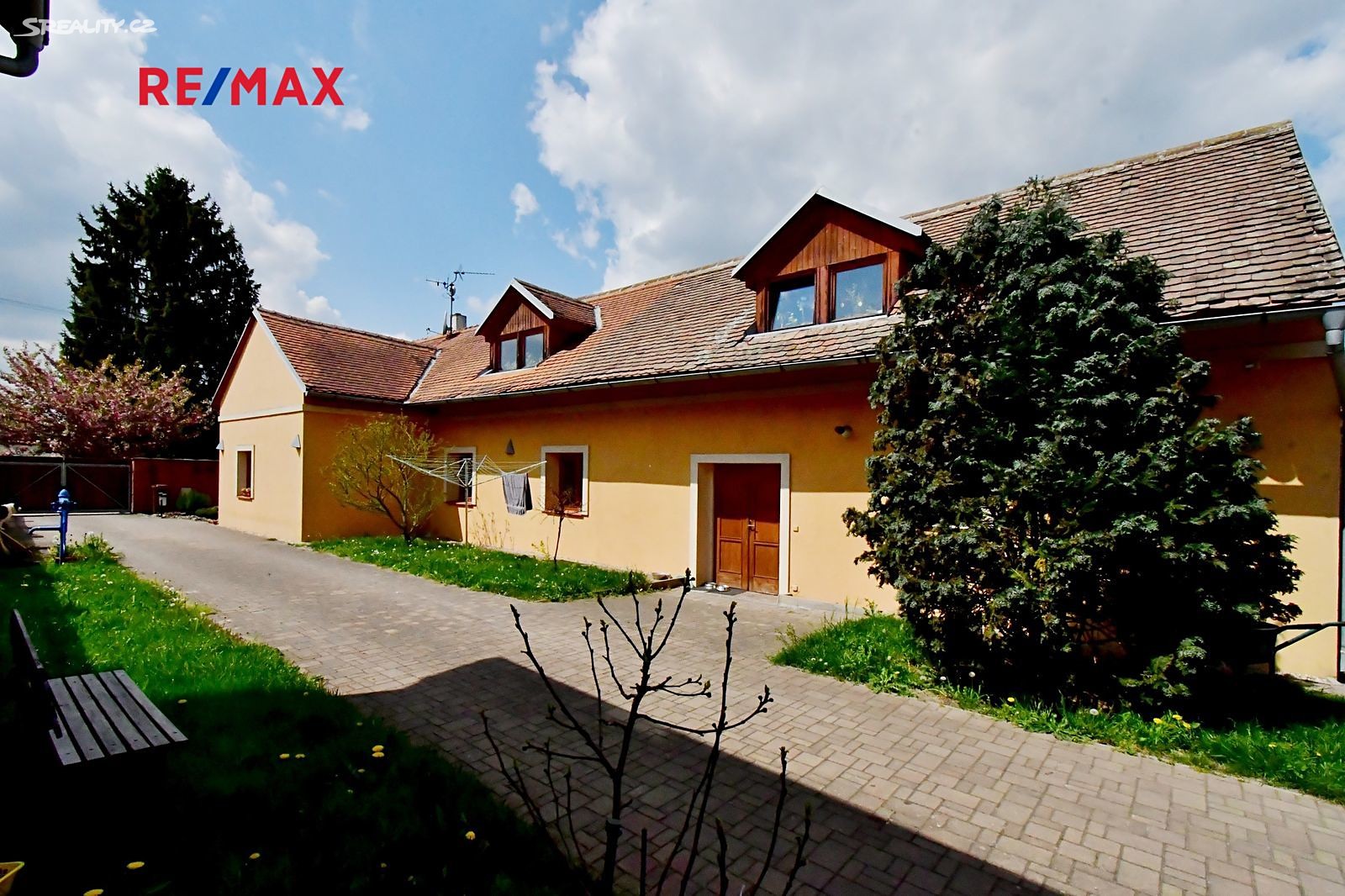 Prodej  rodinného domu 504 m², pozemek 1 464 m², Týnec nad Labem - Vinařice, okres Kolín