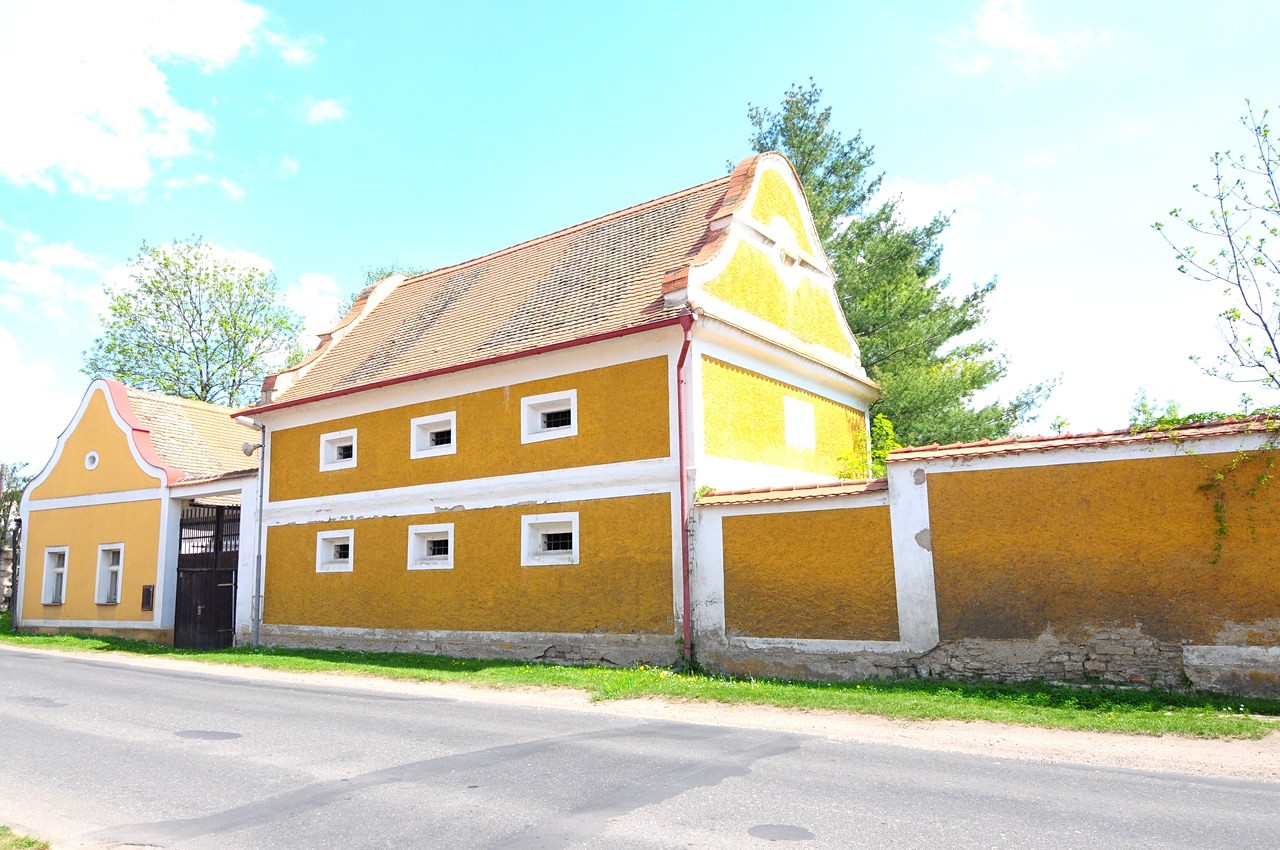 Prodej  zemědělské usedlosti 396 m², pozemek 4 006 m², Pražská, Budyně nad Ohří