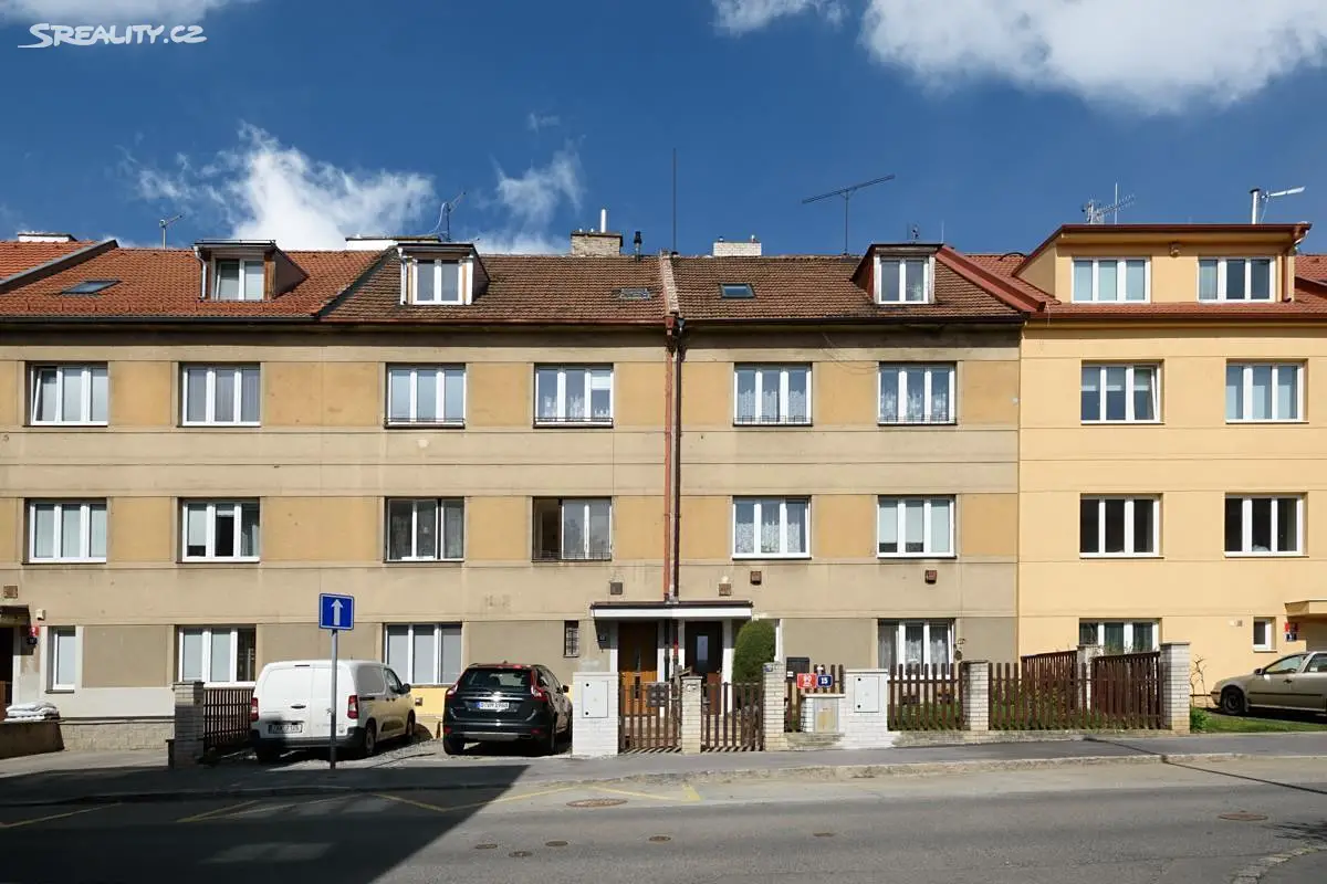 Prodej bytu 2+1 50 m² (Podkrovní), Podhorská, Praha 5 - Motol