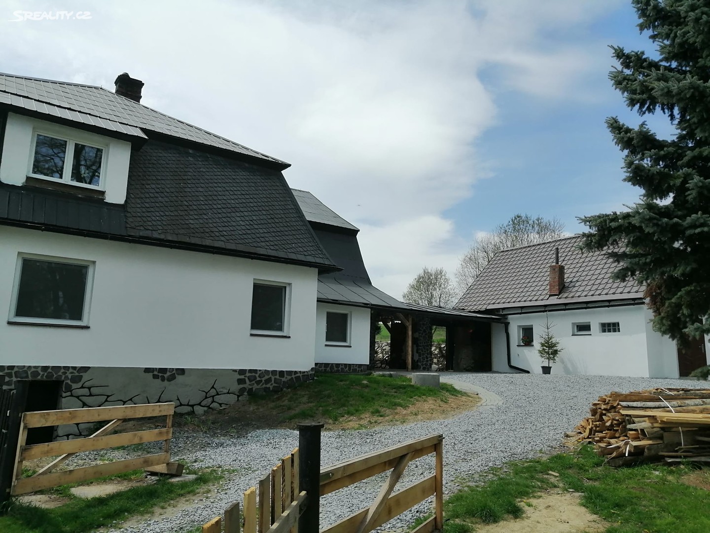 Prodej  rodinného domu 750 m², pozemek 6 853 m², Lomnice, okres Bruntál