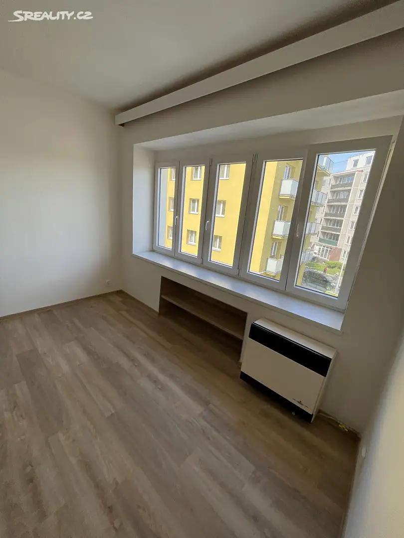 Pronájem bytu 1+kk 33 m², Zdaru, Praha 4 - Nusle