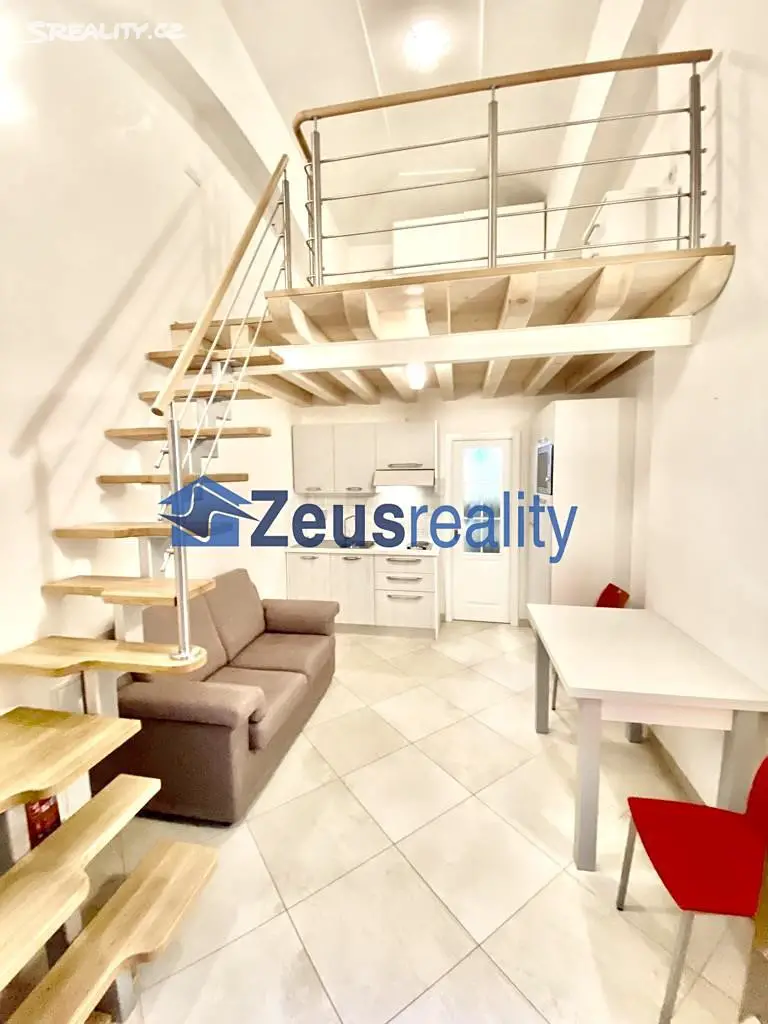 Pronájem bytu atypické 28 m² (Mezonet), Hybernská, Praha 1 - Nové Město