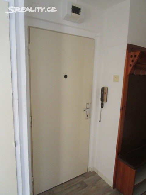 Pronájem bytu 1+1 37 m², Pospíšilova, Hradec Králové
