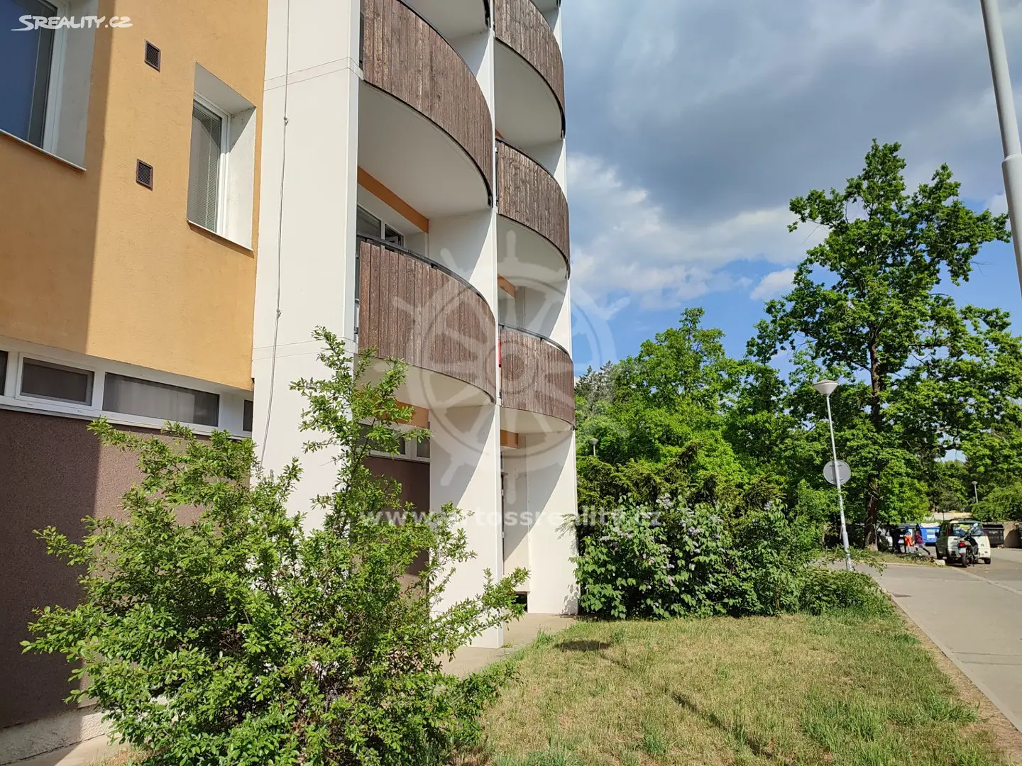 Pronájem bytu 1+kk 27 m², Haškova, Brno - Lesná
