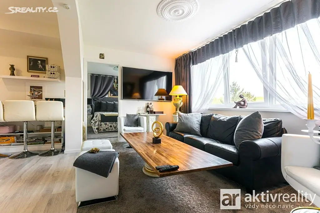 Prodej bytu 2+kk 51 m² (Podkrovní), Kostelecká, Mratín