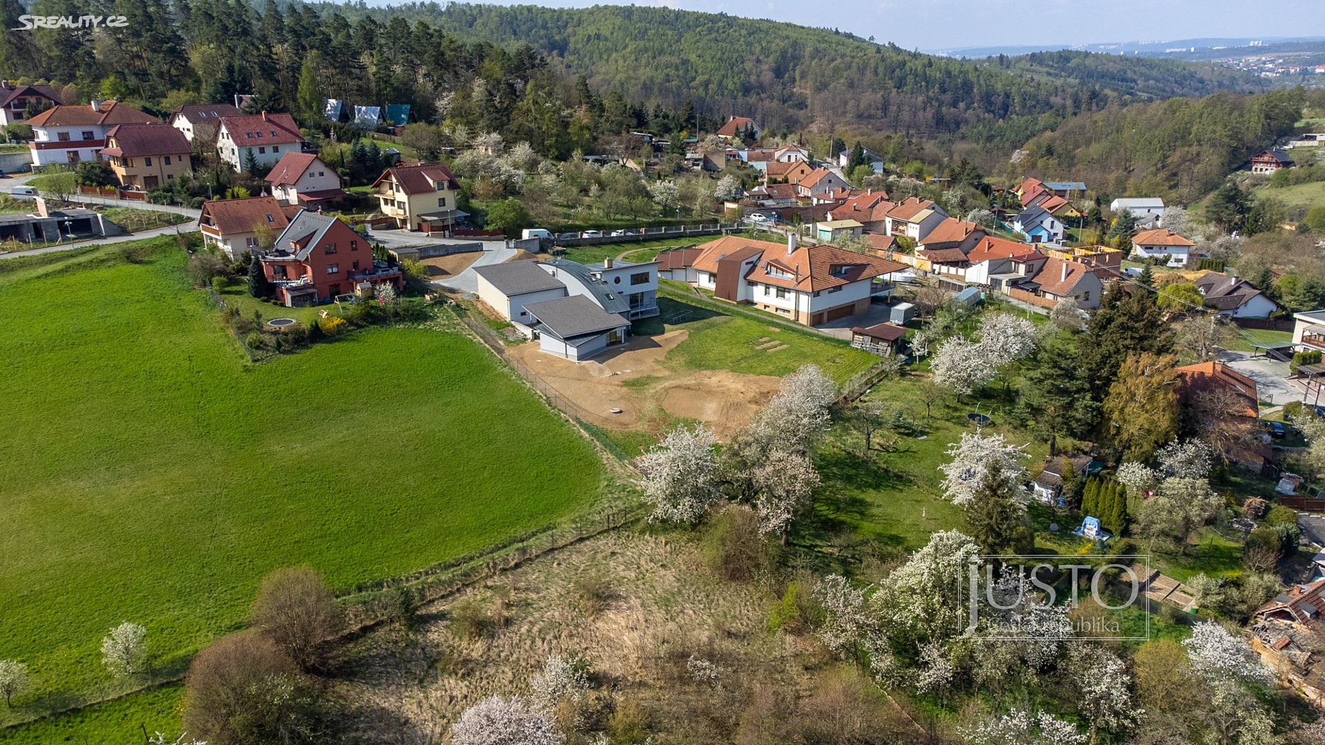 Prodej  rodinného domu 500 m², pozemek 2 366 m², Kanice, okres Brno-venkov