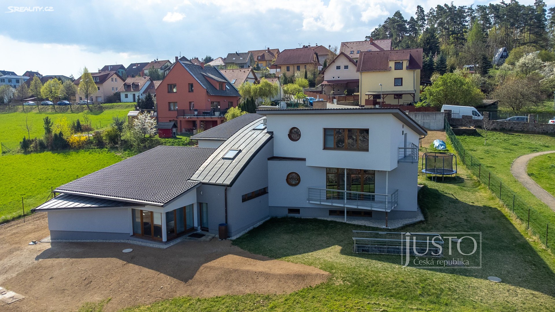 Prodej  rodinného domu 500 m², pozemek 2 366 m², Kanice, okres Brno-venkov