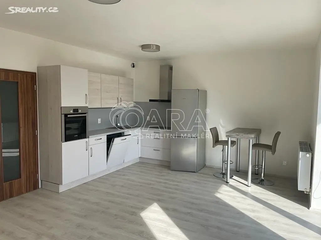 Pronájem bytu 1+kk 39 m², U Václava, Plasy