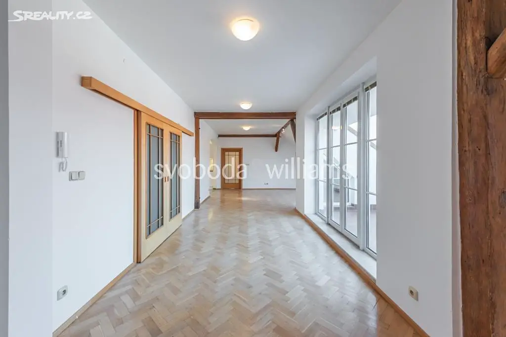 Pronájem bytu 6 pokojů a více 255 m², Na Skalce, Praha 5 - Smíchov