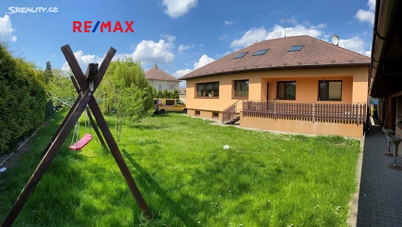 Prodej  rodinného domu 334 m², pozemek 737 m², Čapkova, Jirny