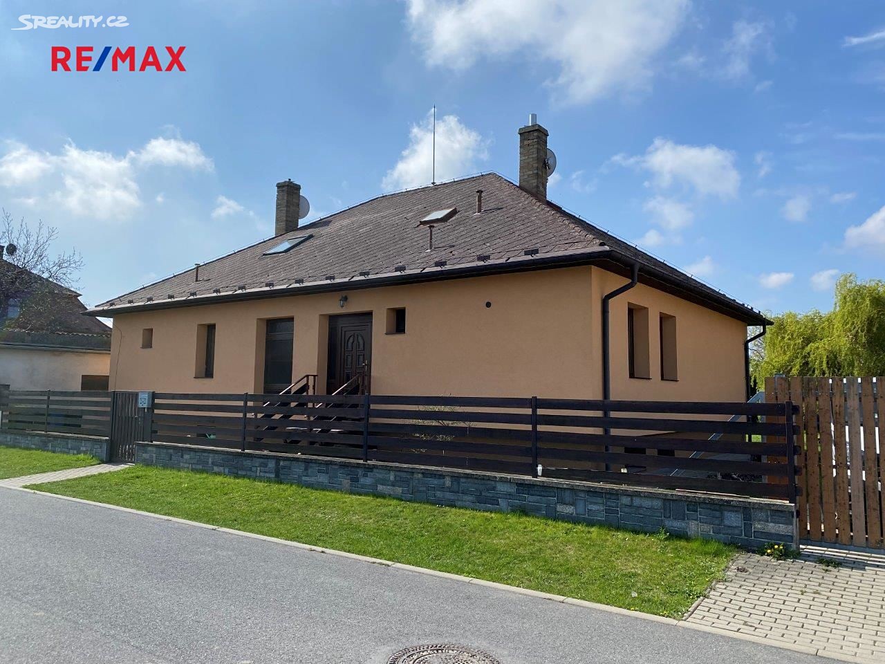 Prodej  rodinného domu 334 m², pozemek 737 m², Čapkova, Jirny