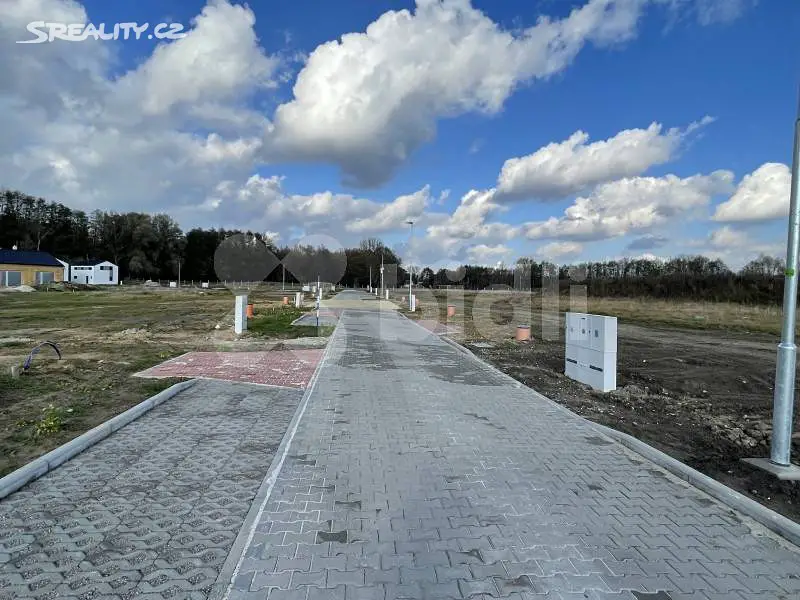 Prodej  stavebního pozemku 660 m², Pardubice - Pardubice VII, okres Pardubice