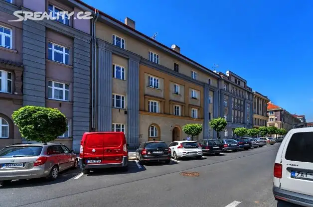 Pronájem bytu 2+1 55 m², Mánesova, Hradec Králové