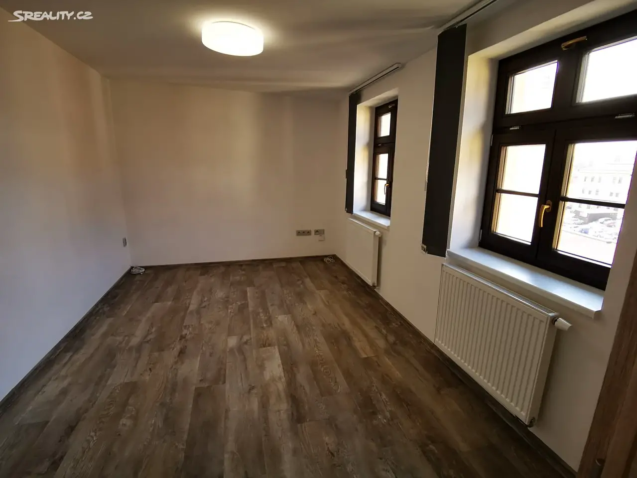 Pronájem bytu 2+1 49 m², Masarykovo náměstí, Jihlava