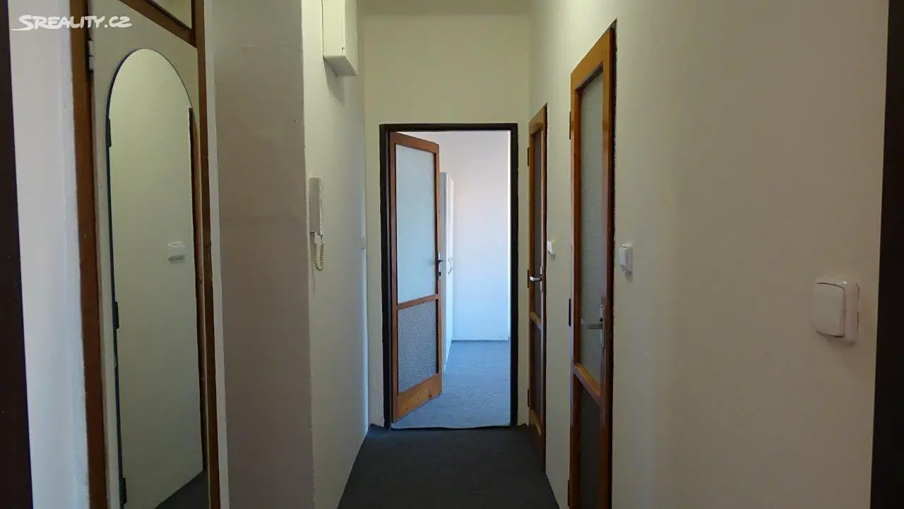 Pronájem bytu 2+1 50 m², Dobšická, Praha 9 - Horní Počernice