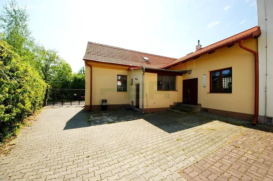 Pronájem  rodinného domu 170 m², pozemek 742 m², Spodní, Praha 5 - Lahovice