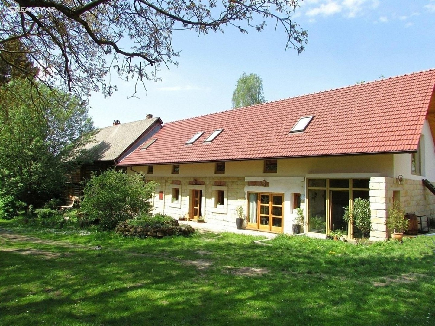 Prodej  rodinného domu 588 m², pozemek 9 769 m², Markvartice - Mrkvojedy, okres Jičín