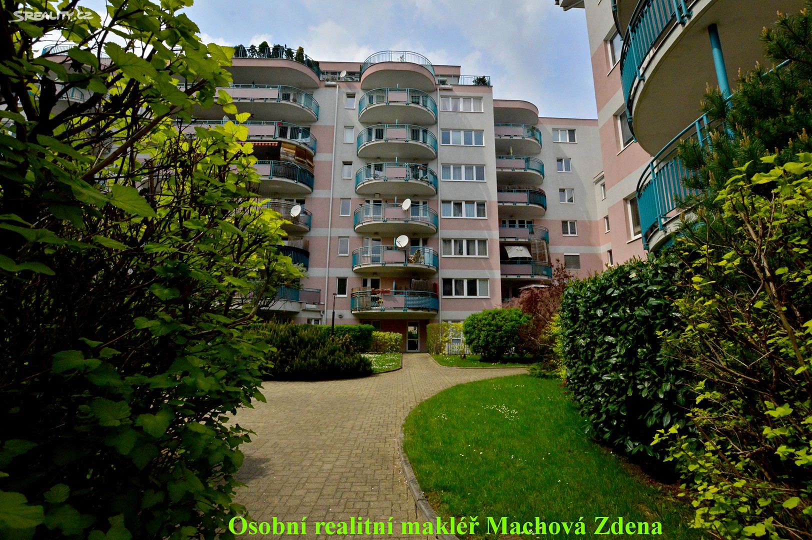 Pronájem bytu 3+kk 102 m² (Podkrovní), Gutova, Praha - Strašnice