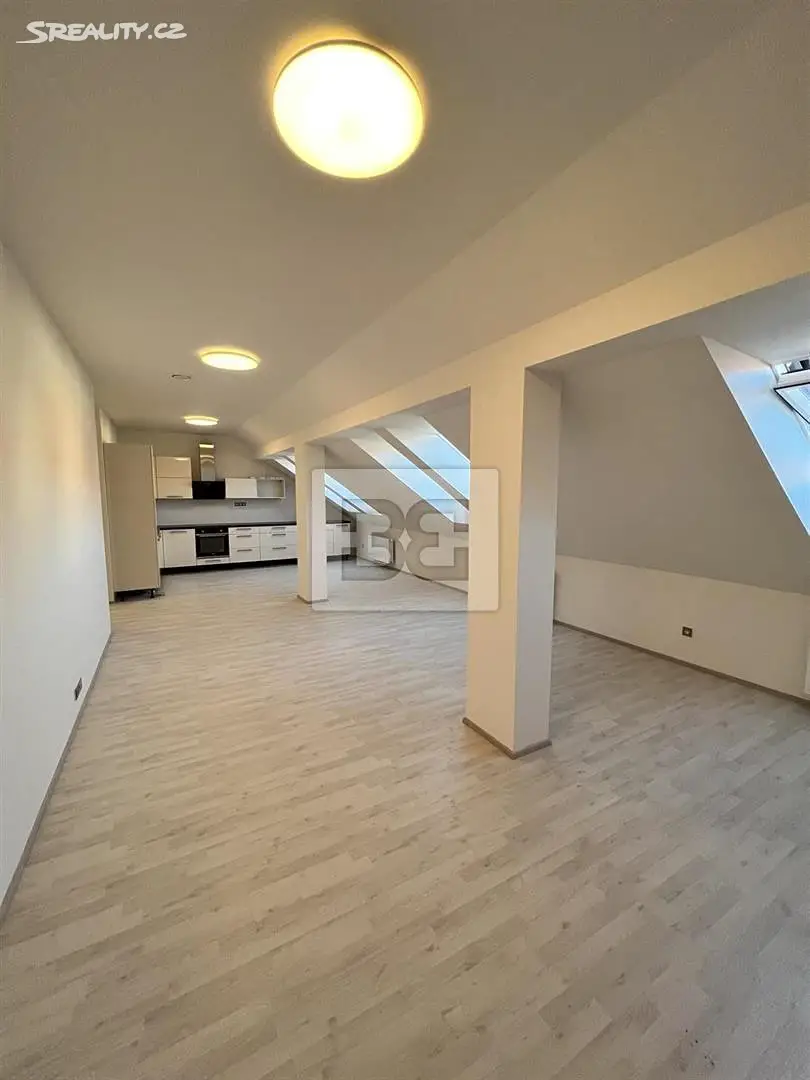 Pronájem bytu atypické 115 m² (Podkrovní), Šimáčkova, Praha 7 - Holešovice