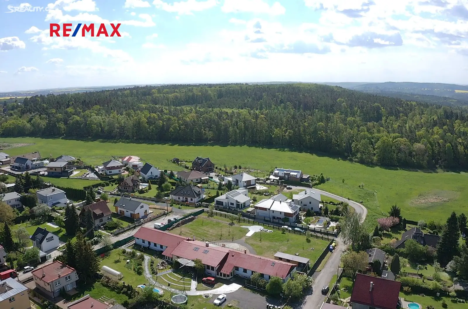 Prodej  stavebního pozemku 1 265 m², Horní Bezděkov, okres Kladno