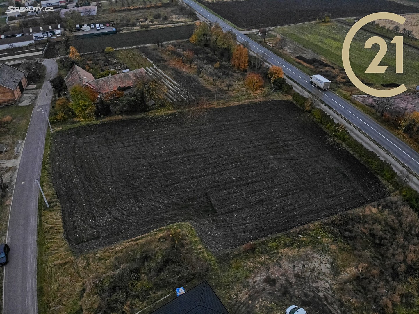 Prodej  stavebního pozemku 1 768 m², Olbramovice, okres Benešov