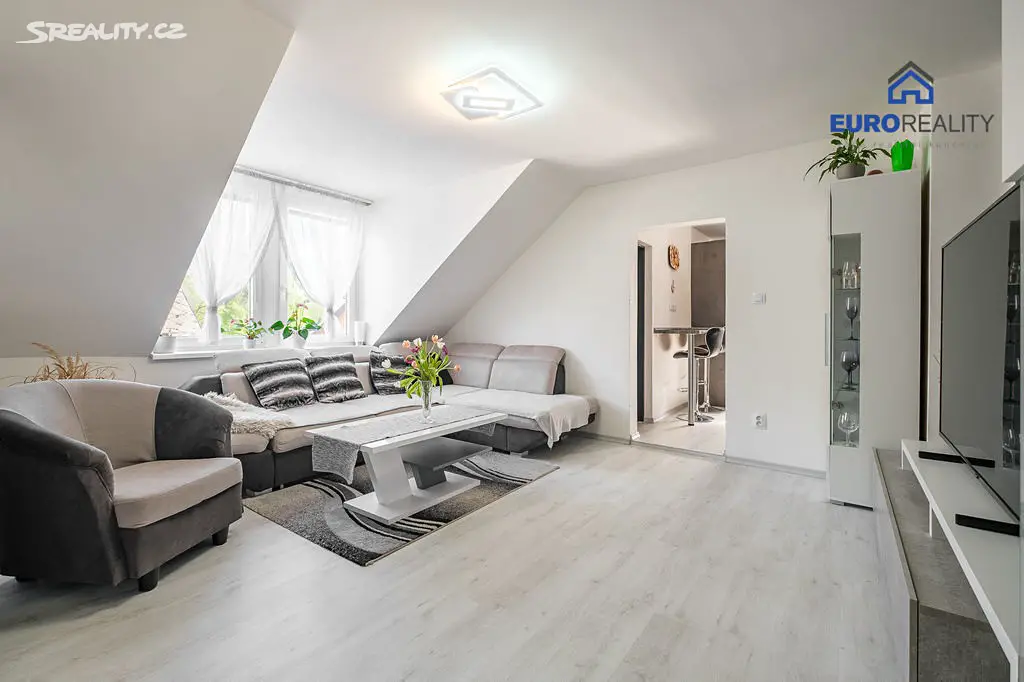 Prodej bytu 4+1 110 m², Průběžná, Dalovice