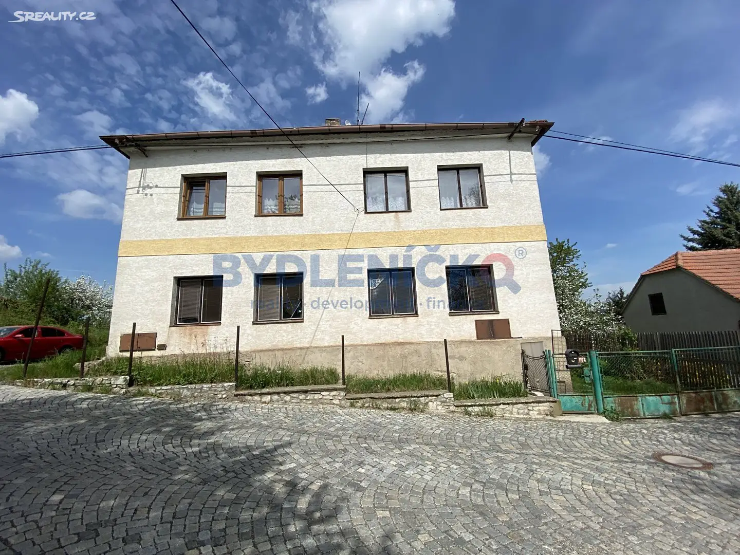 Prodej  rodinného domu 320 m², pozemek 1 336 m², Hluboš, okres Příbram