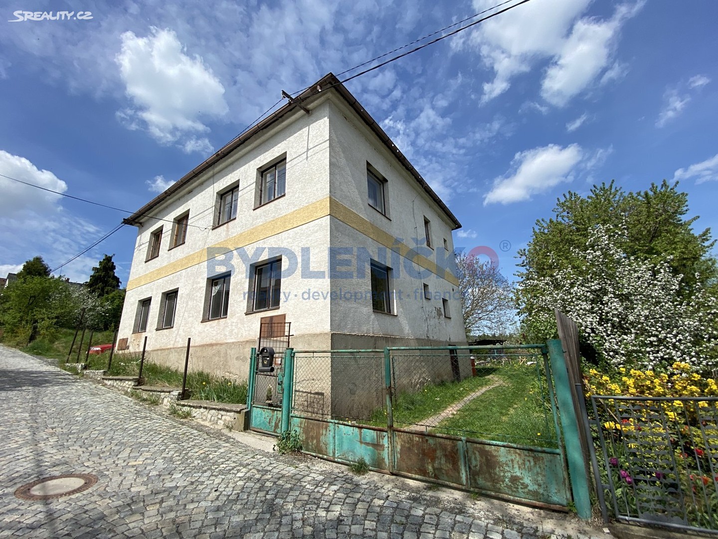 Prodej  rodinného domu 320 m², pozemek 1 336 m², Hluboš, okres Příbram