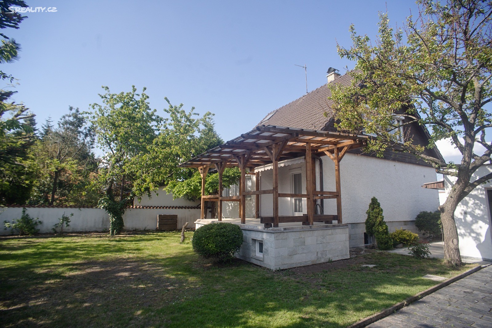 Prodej  rodinného domu 190 m², pozemek 533 m², Mezihoří, Praha 9 - Horní Počernice