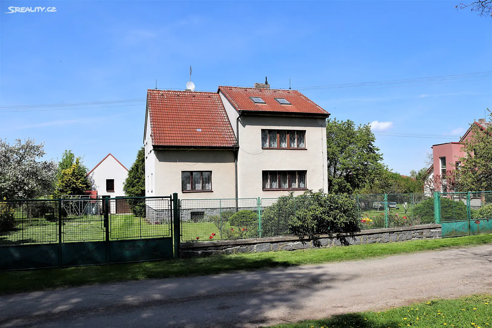 Prodej  rodinného domu 310 m², pozemek 4 820 m², Rakovice, okres Písek