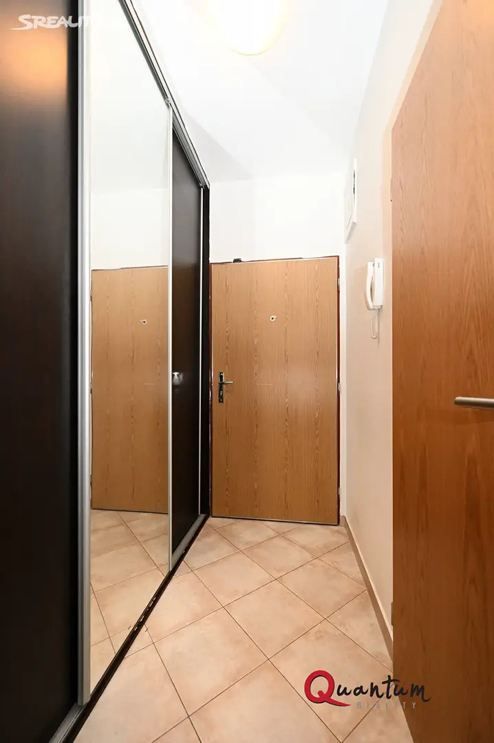 Pronájem bytu 1+kk 35 m², Plzeňská, Praha 5 - Košíře