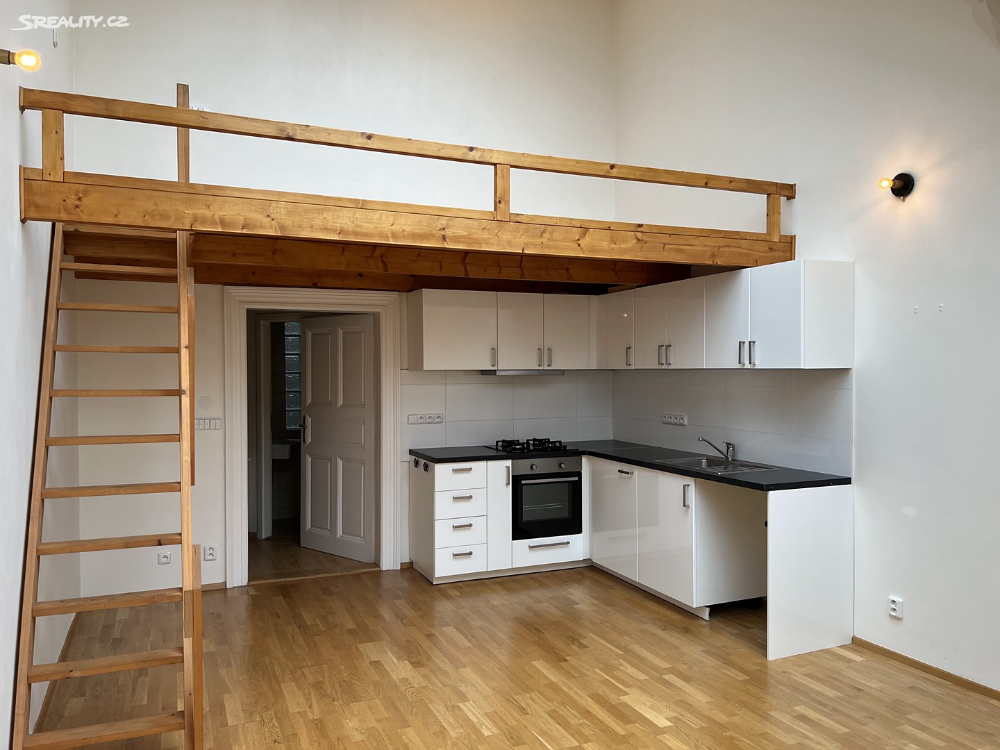 Pronájem bytu 1+kk 35 m², Řipská, Praha 10 - Vinohrady