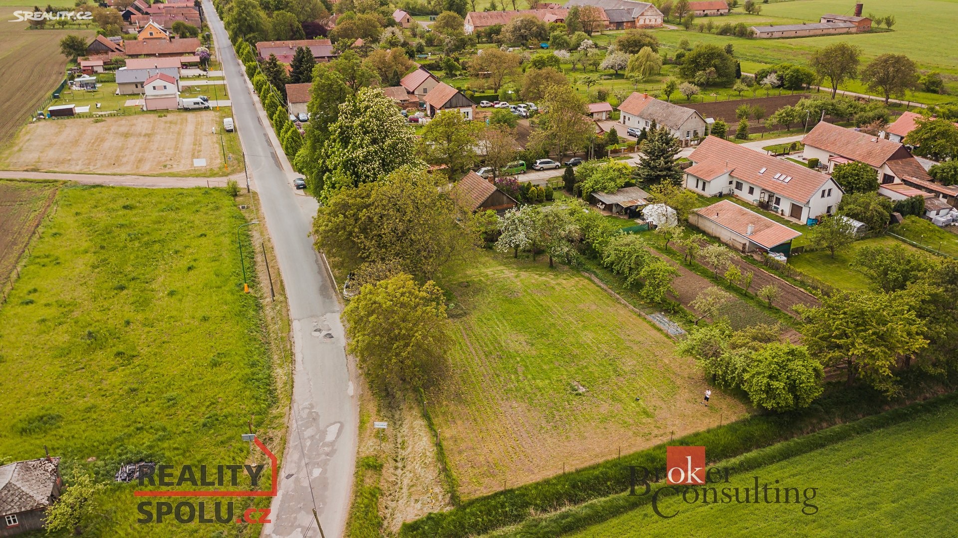 Prodej  stavebního pozemku 1 699 m², Nový Bydžov - Stará Skřeněř, okres Hradec Králové