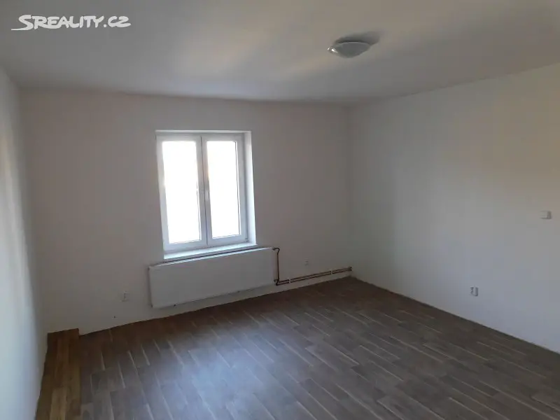 Pronájem bytu 1+1 37 m², Podvihovská, Opava