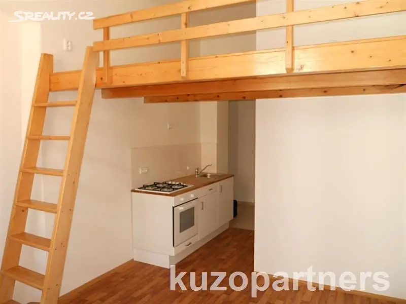Pronájem bytu 1+kk 25 m², Jaromírova, Praha 2 - Nusle