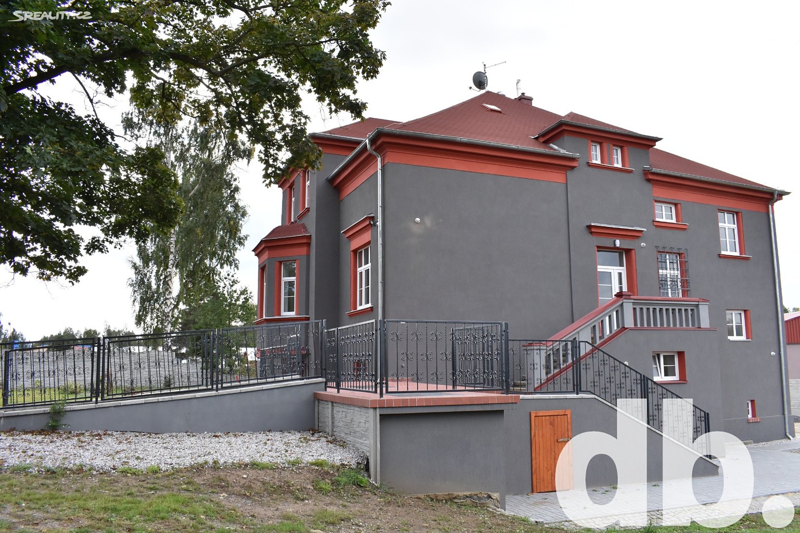 Prodej  rodinného domu 750 m², pozemek 3 689 m², Chodov, okres Sokolov