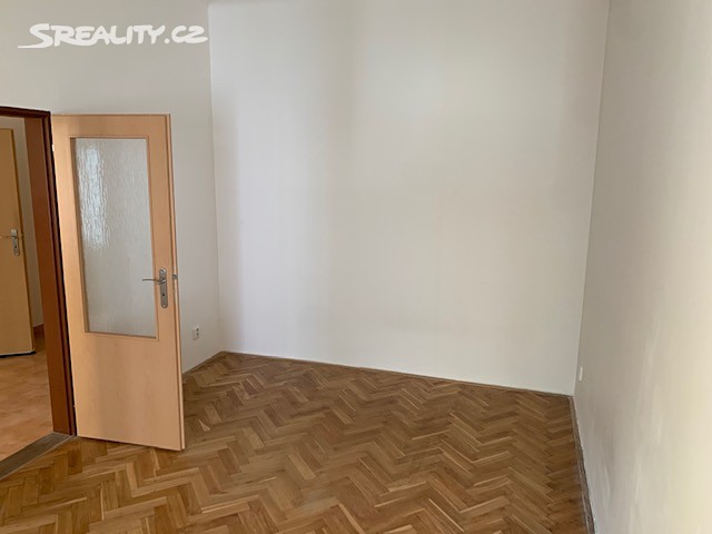 Pronájem bytu 1+1 32 m², Lindnerova, Praha 8 - Libeň