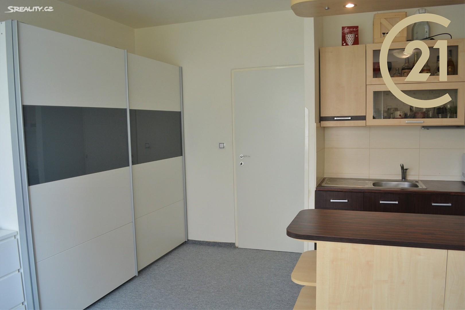 Pronájem bytu 1+kk 34 m², Blatnická, Brno - Židenice