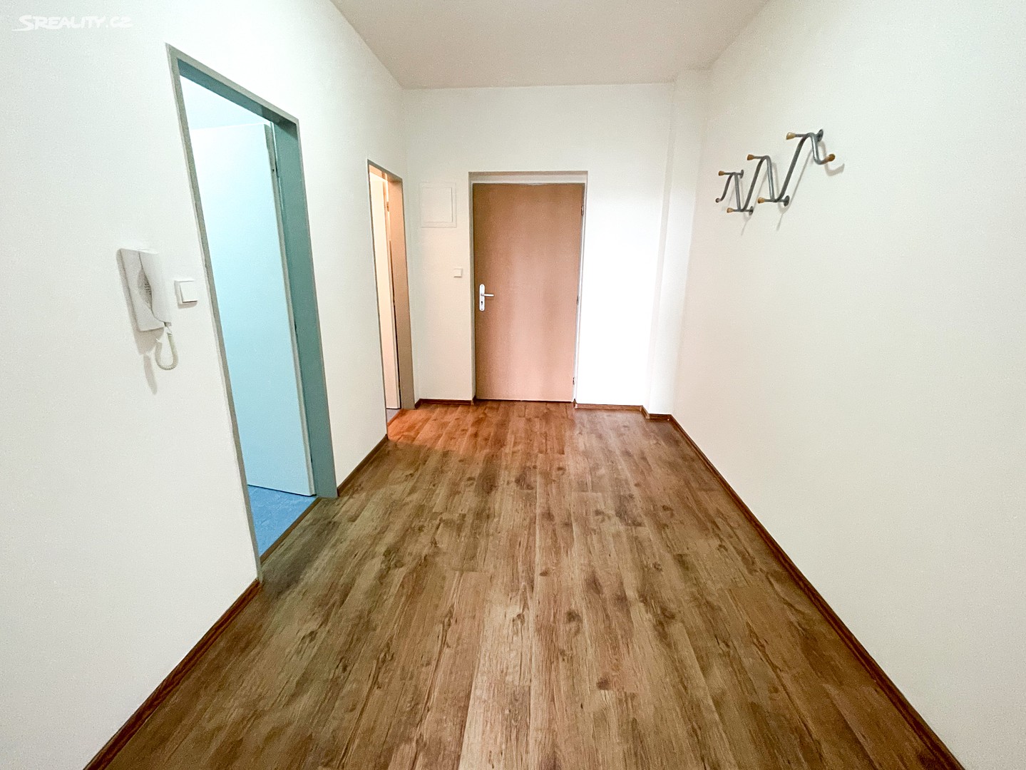 Pronájem bytu 1+kk 40 m², Lesní, Holubice - Kozinec