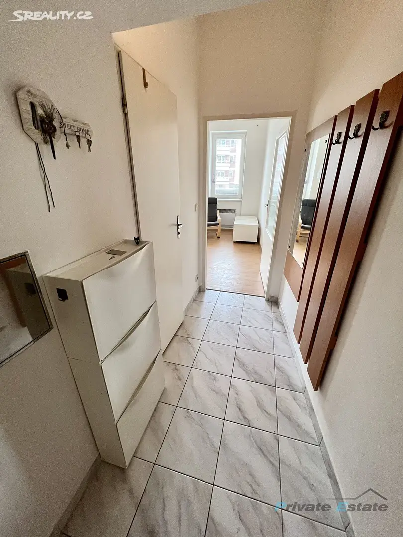 Pronájem bytu 1+kk 35 m², U kříže, Praha 5 - Jinonice